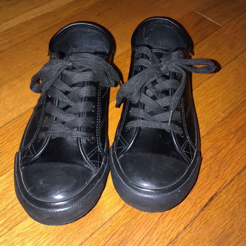 Woman’s Lafrost slip resistant shoe
